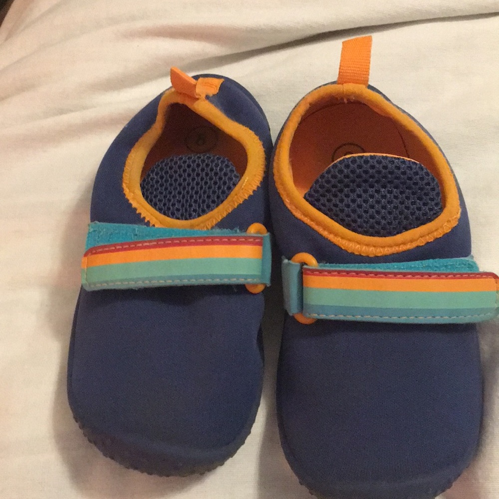 Water shoes